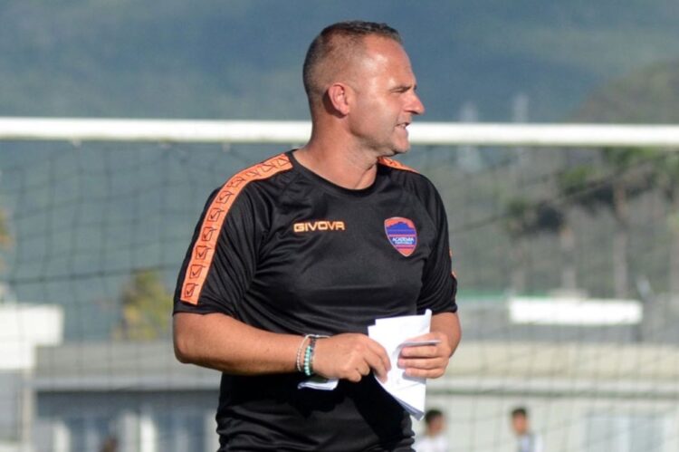 Tras derrota en el debut de la Liga FUTVE, Academia Puerto Cabello despide a su técnico