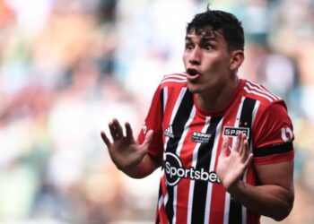 Necaxa envía propuesta a São Paulo por Nahuel Ferraresi; comprobar valores