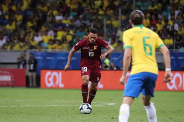 Arquímedes Figuera renueva contrato con el Blooming boliviano; conoce los detalles