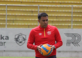 ¿Quién es Cesar Farías, el entrenador que ya ha sido elegido el 8º mejor del mundo y que estuvo a punto de dirigir al Botafogo en 2020?