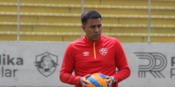 ¿Quién es Cesar Farías, el entrenador que ya ha sido elegido el 8º mejor del mundo y que estuvo a punto de dirigir al Botafogo en 2020?