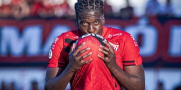 Atlético Goianiense intenta cancelar cesión y devolver a Jan Hurtado a Boca Juniors