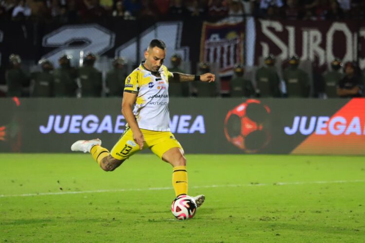 ¿Cuál es el salario de un jugador en el fútbol venezolano?