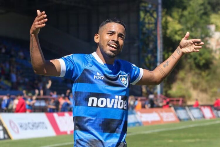 Brayan Palmezano sale de Huachipato y coincide con Atromitos , de Grecia; descubrir detalles