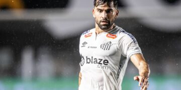 Santos número 10, Tomás Rincón dice: “El mayor honor de mi carrera”