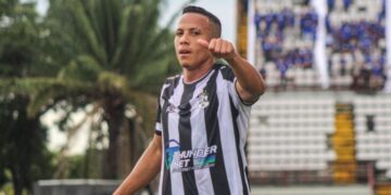 Richard Figueroa deja Zamora y llega a un acuerdo con el club peruano