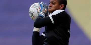 Descontento por falta de oportunidades, Wuilker Fariñez analiza salir del Caracas FC