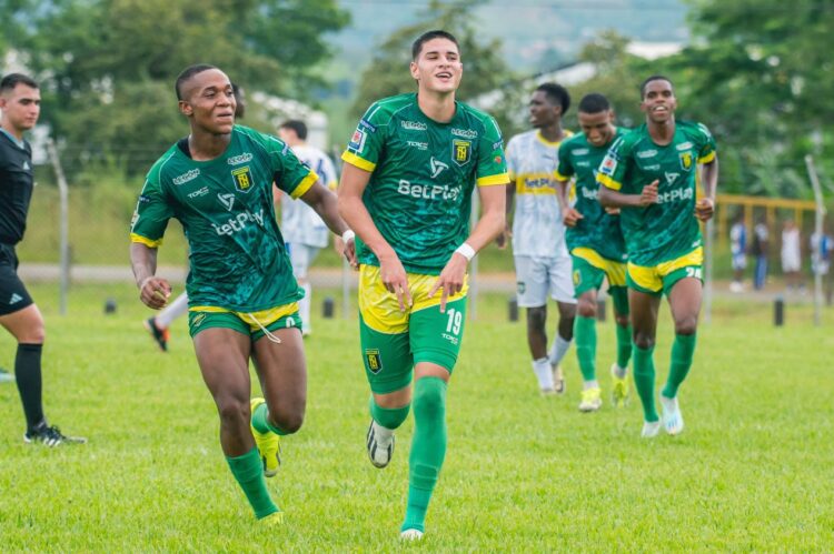 Zamora FC ficha a delantero que rescindió contrato con club colombiano; conocer detalles