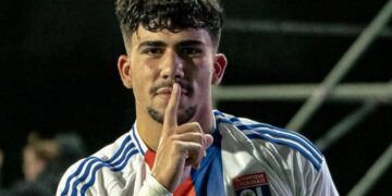 Alejandro Gomes marca un triplete y llega a nueve goles con el Olympique Lyon en la temporada 2024/2025