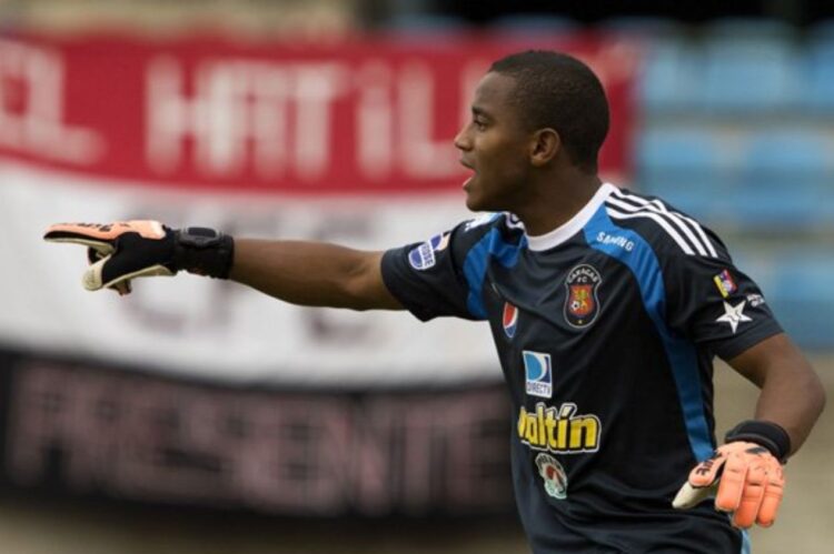 Wuilker Faríñez rescinde contrato con el Caracas FC y se convierte en el nuevo fichaje del club colombiano
