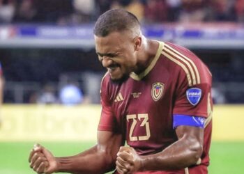 Salomón Rondón decide, Venezuela vence a Perú y sigue con chances de ir al Mundial