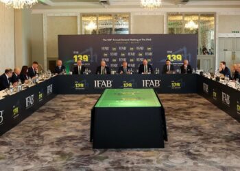 La Asociación Internacional de Fútbol (IFAB) ha modificado la regla del tiro libre indirecto para frenar eficazmente las pérdidas de tiempo de los porteros en los partidos.