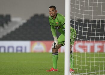 José Contreras brilla y salva al Barcelona en Buenos Aires con una actuación histórica