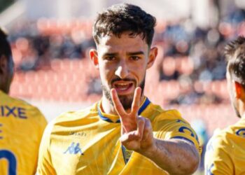 Alejandro Marqués brilla y decide otro para el Estoril en el Campeonato de Portugal