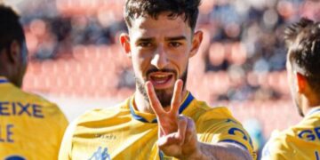 Alejandro Marqués brilla y decide otro para el Estoril en el Campeonato de Portugal