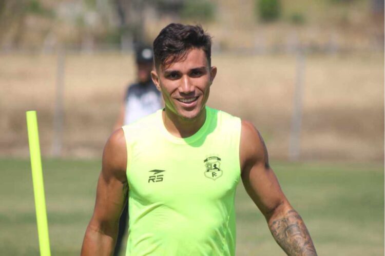 ¡Exclusivo! Maikol Quintero firma con el Lubovna Redfox de Eslovaquia y da un nuevo paso en su carrera internacional