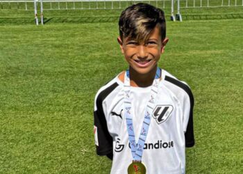 Thiago Oviedo brilló en Dubái y se consagró goleador de la Mina Cup 2025