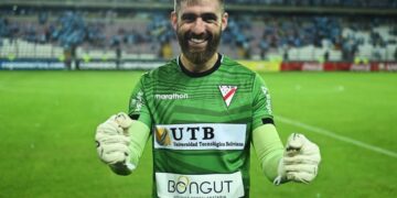 Alain Baroja renueva con Always Ready por dos años tras ser elegido mejor arquero de Bolivia