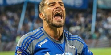 Alexander González preocupa a Fernando Batista a menos de 15 días de las Eliminatorias