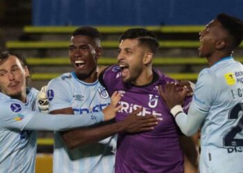 Monterrey realiza encuesta para sacar a Rafael Romo, de la Universidad Católica; conocer detalles