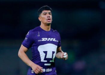 Defensa con raíces venezolanas renueva con Pumas hasta 2026