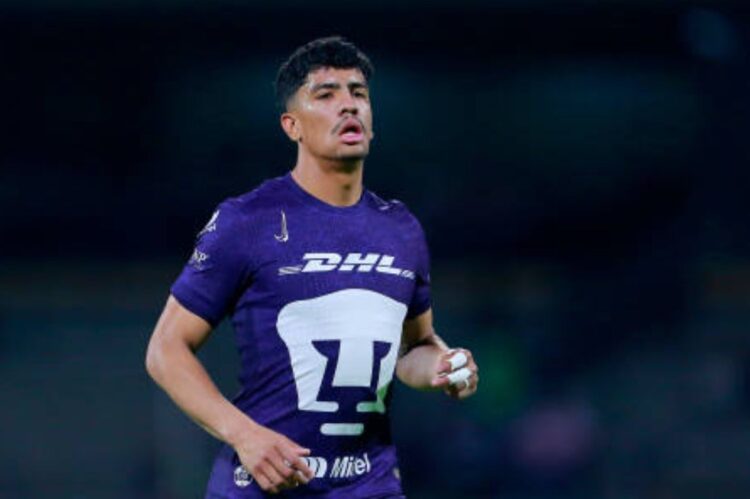 Defensa con raíces venezolanas renueva con Pumas hasta 2026