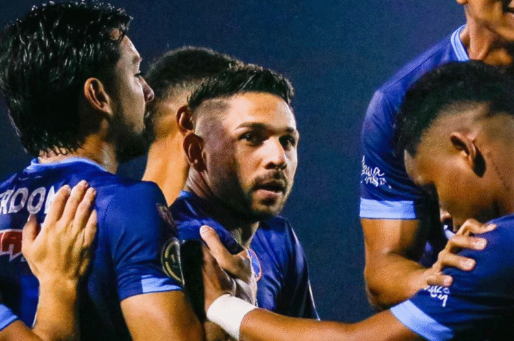 En primer lugar, Deportivo La Guaira sigue teniendo una gran campaña en la Liga Futve. El equipo actualmente lidera el grupo A