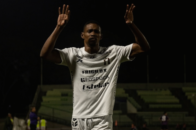 Joshuan Berríos celebra evolución con Carabobo