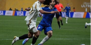 David Martínez no logra evitar la derrota de Los Angeles FC ante el Chelsea en su debut en el Mundial de Clubes