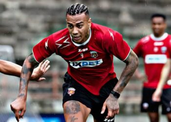 Ídolo en casa: Tras las Eliminatorias, Jhonder Cádiz, del Club León, se mantendrá en forma en el Caracas FC