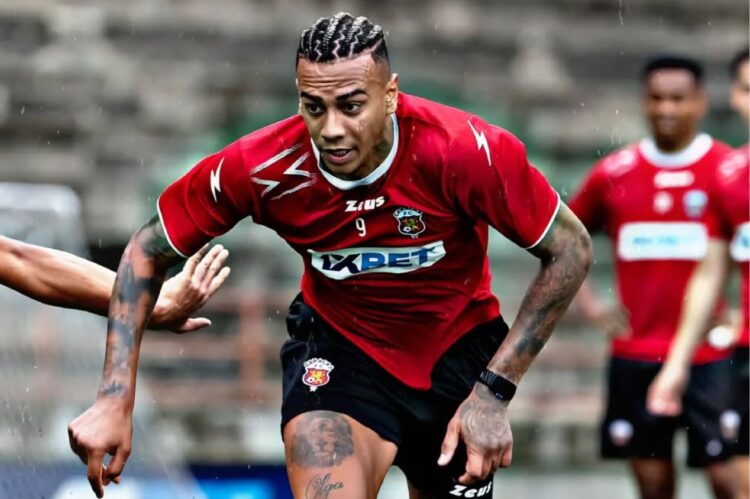 Ídolo en casa: Tras las Eliminatorias, Jhonder Cádiz, del Club León, se mantendrá en forma en el Caracas FC