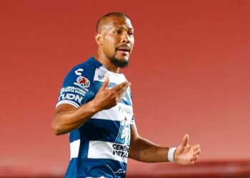 Salomón Rondón no logra evitar la derrota del Pachuca ante el RB Salzburg en el Mundial de Clubes