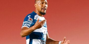 Salomón Rondón no logra evitar la derrota del Pachuca ante el RB Salzburg en el Mundial de Clubes