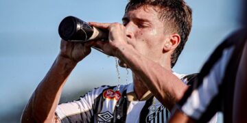 Nicola Profeta impresiona en el entrenamiento y podría debutar con el Santos tras el parón del Mundial de Clubes