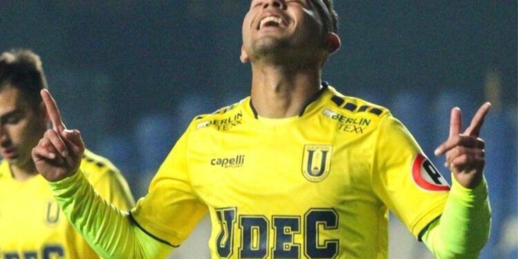 Reiner Castro negocia para reforzar al Puerto Montt en la Segunda División chilena