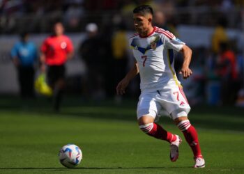 ¿Cuántas veces jugó Jefferson Savarino contra Uruguay? Mira su historial