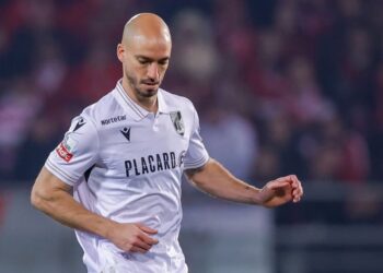 Mikel Villanueva deja el Vitória de Guimarães y espera un nuevo destino en el mercado