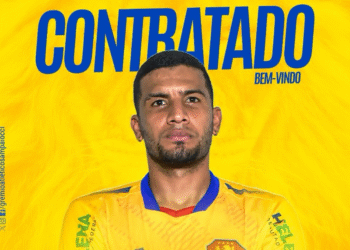 Albert González deja Ureña y ficha por el fútbol brasileño