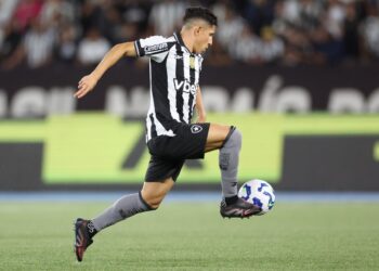 Jefferson Savarino apareció y fue clave en la victoria del Botafogo sobre Bragantino