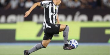 Jefferson Savarino apareció y fue clave en la victoria del Botafogo sobre Bragantino