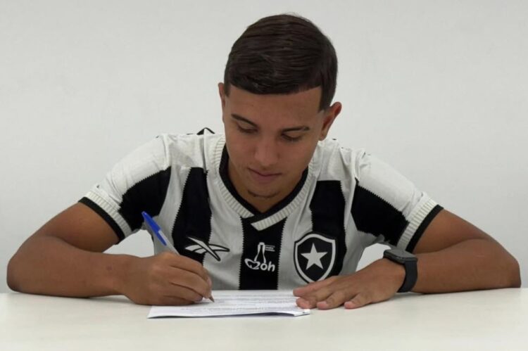 Botafogo firma su primer contrato profesional con la estrella venezolana e impone una multa millonaria