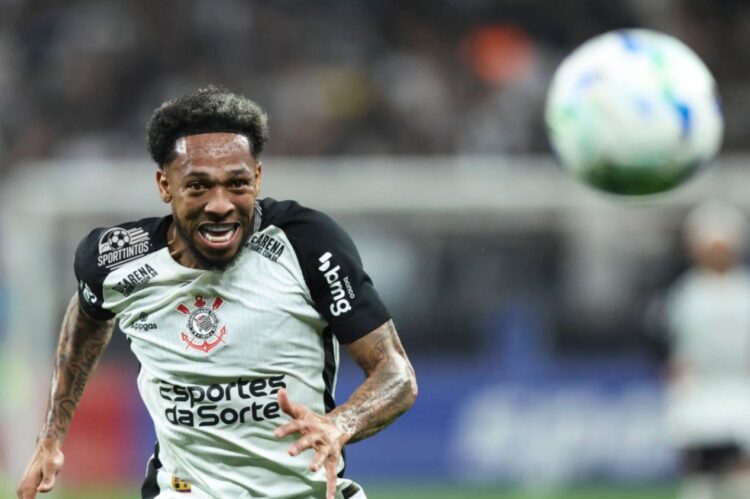 José Martínez cumplió, pero el Corinthians no pasó del 0-0 ante Cruzeiro