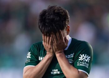 Eslí García entró en el segundo tiempo, se resbaló y pasó desapercibido en la derrota del Goiás en la Serie B