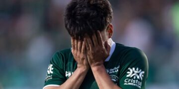 Eslí García entró en el segundo tiempo, se resbaló y pasó desapercibido en la derrota del Goiás en la Serie B