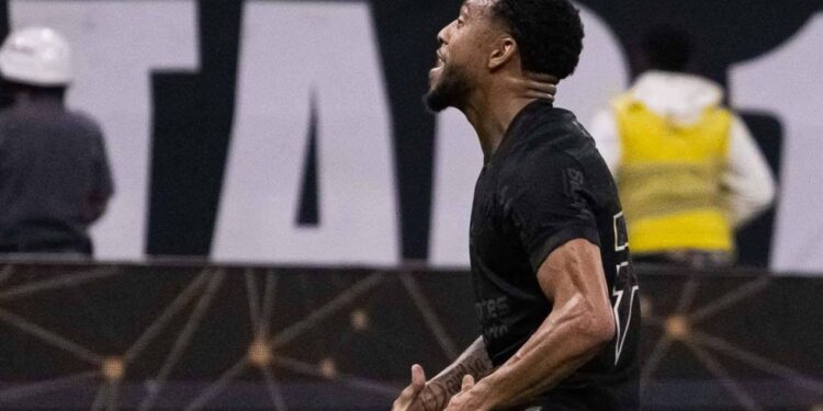 José Martínez se entrega en la marca y ayuda al Corinthians a ganar clásico contra Palmeiras en la Copa de Brasil