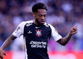 José Martínez fluctúa, pero juega un partido sólido en la victoria del Corinthians sobre Ceará