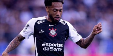 José Martínez fluctúa, pero juega un partido sólido en la victoria del Corinthians sobre Ceará