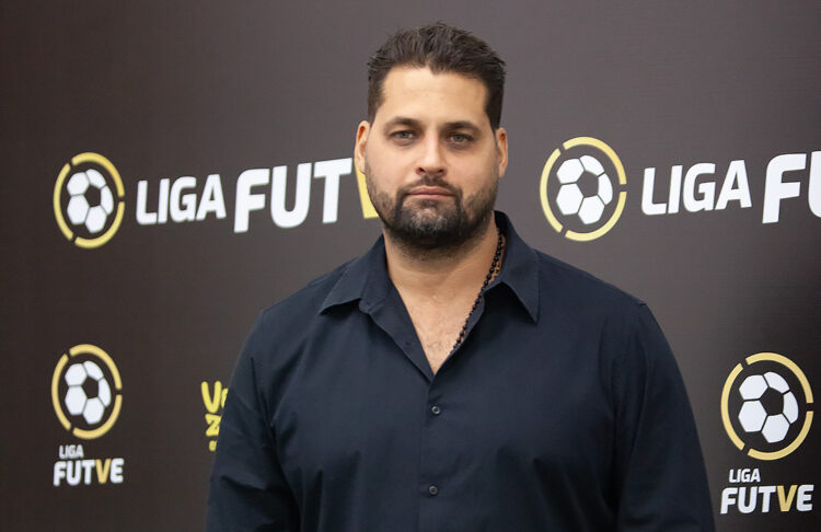 Ernesto Muller asume la presidencia de la Liga FUTV