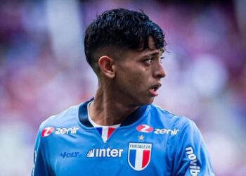 Sin espacio con Renato Paiva, Kervin Andrade queda fuera y podría salir del Fortaleza