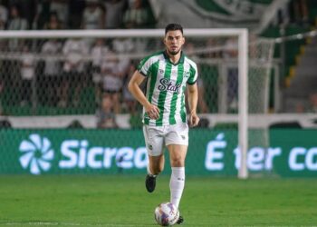 Wilker Ángel sufre con defensa expuesta y Juventude es goleado por Cruzeiro